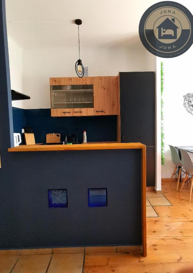 Juna - Nowoczesny Apartament W Centrum Z Widokiem Na Park Pruszków Esterno foto