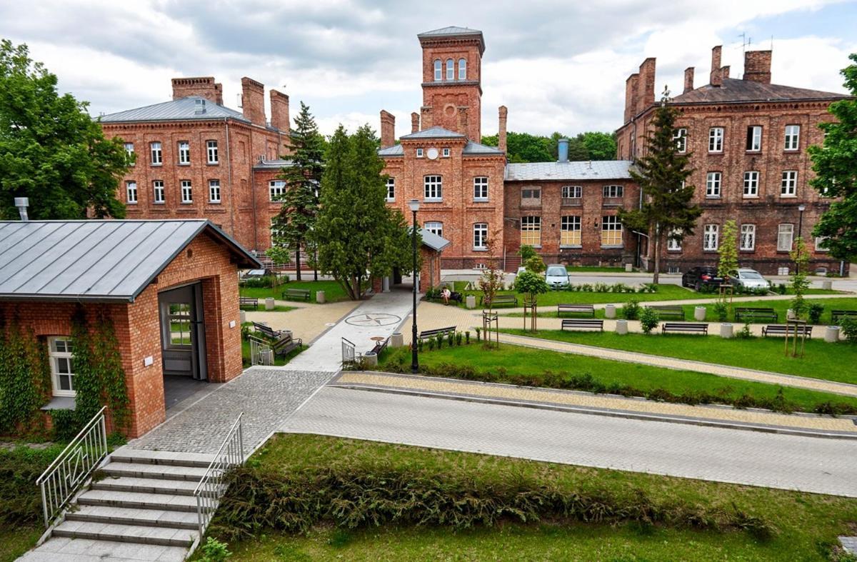 Juna - Nowoczesny Apartament W Centrum Z Widokiem Na Park Pruszków Esterno foto